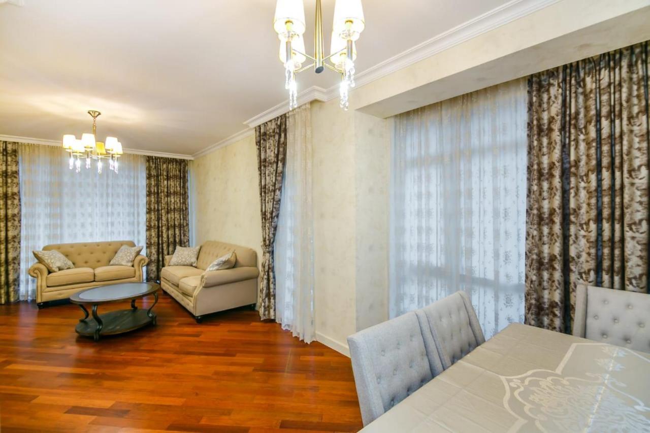 Lux Family Apartment In City Center Baky Esterno foto