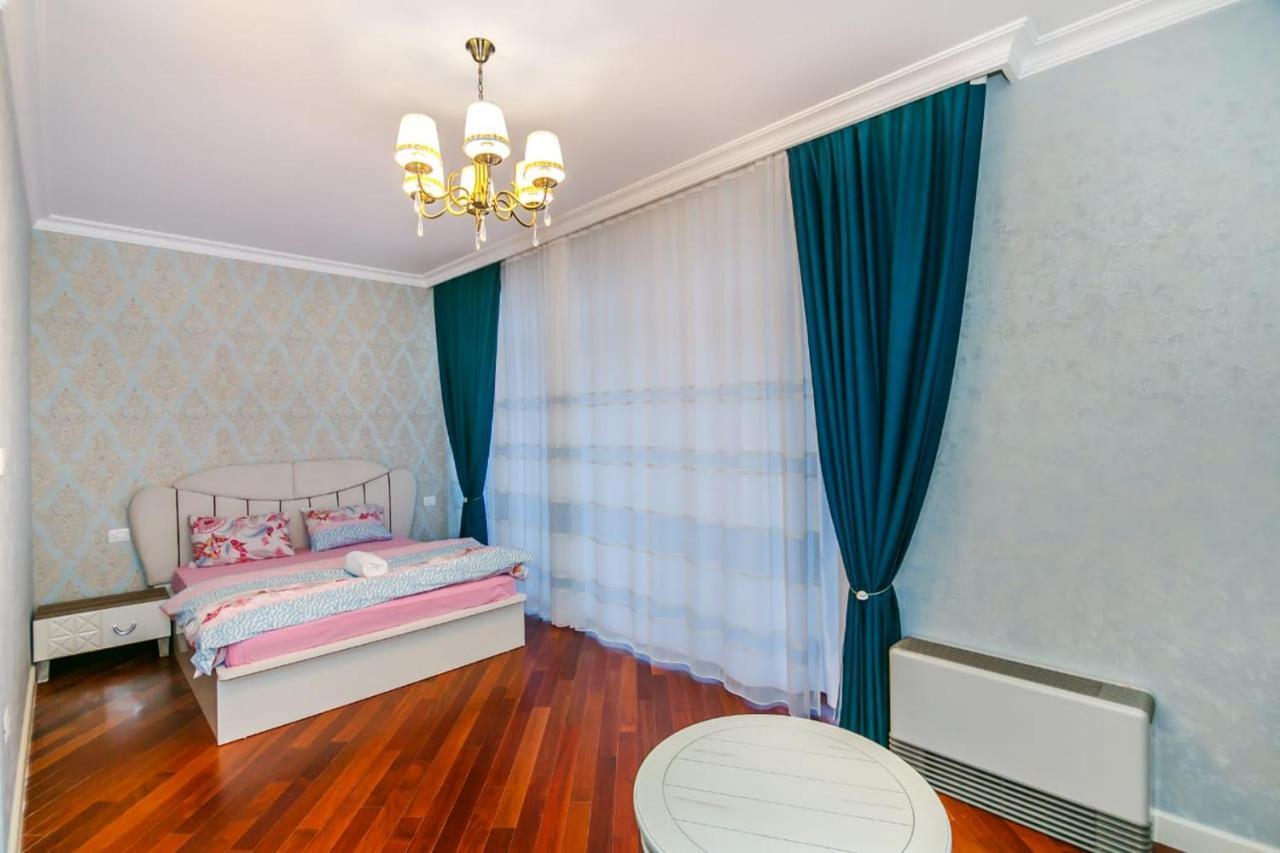 Lux Family Apartment In City Center Baky Esterno foto